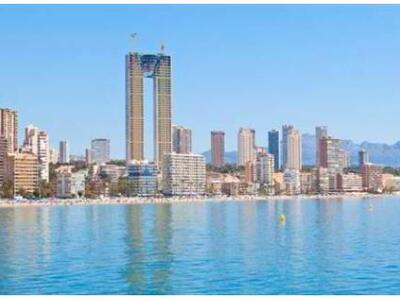 Κατασκεύασαν έναν ουρανοξύστη...αλλά ξέχ...