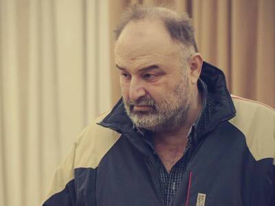 Ο Θανάσης Μπαμπανέβας αποχαιρετά τον Κώσ...