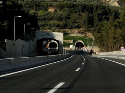 Ολυμπία Οδός: Αποκλεισμένοι οι κόμβοι στ...