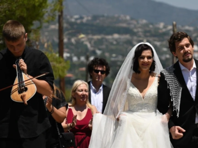 Σασμός: Ένας γάμος βάφεται κόκκινος κι έ...