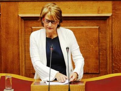 Εμμένει στα περί "συνωστισμού"...