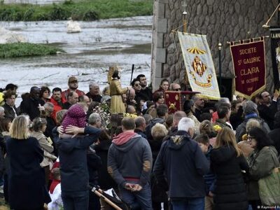 Στις όχθες του ποταμού με λάβαρα