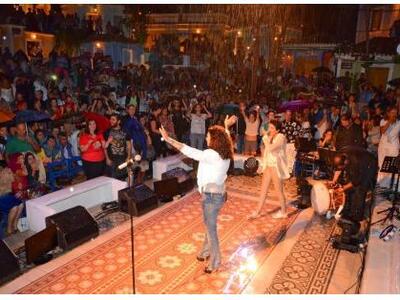 Θερινό Χάραμα:H προσφορά για το κοινό πο...