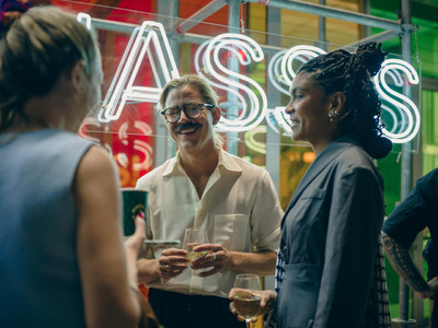 Ian Hassett, Thalissa Teixeira.