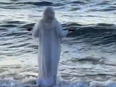 Βόλος: Γυναίκα στα λευκά σε παράξενο τελ...