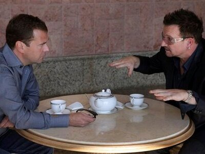 Τσάι με τον πρόεδρο της Ρωσίας ήπιε ο Μπόνο των U2