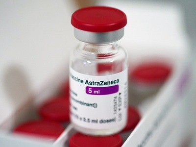 EMA: Εξετάζει το εμβόλιο της AstraZeneca...