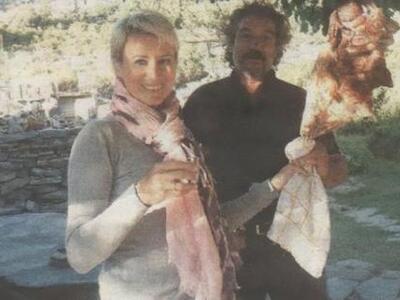 Στην Κρήτη η Νατάσα Καραμανλή: Το γλέντι...