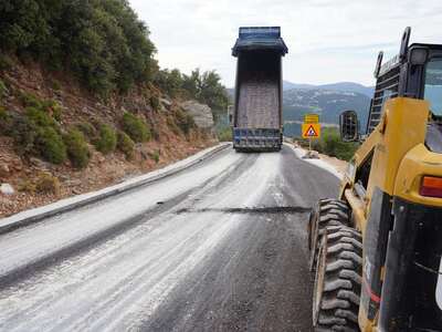 Πάτρα: Ανακατασκευάζεται ο δρόμος προς τ...