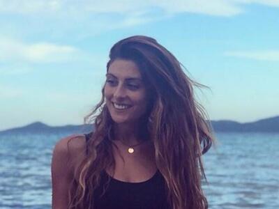 "Κόβει" την ανάσα φορώντας μαγ...