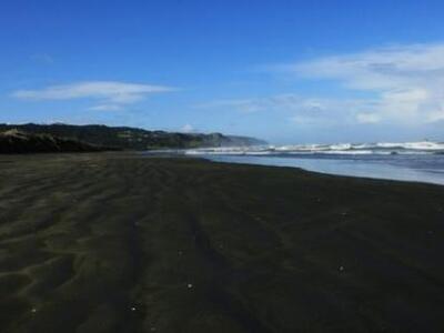 Μαύρη άμμος! Πού βρίσκεται αυτή η εντυπω...