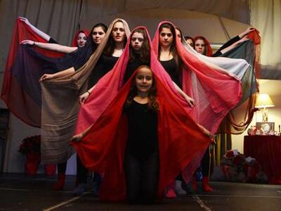 Εντυπωσίασε η σχολή χορού Χοροδράση με τ...