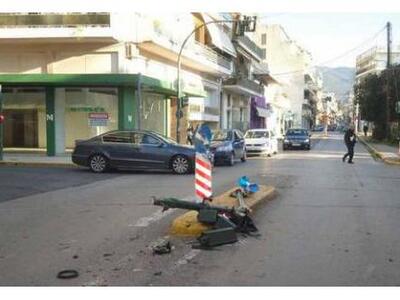 Σύγκρουση σχολικού λεωφορείου με Ι.Χ. στ...