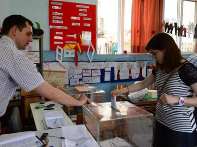 Πρώτο κόμμα ο ΣΥΡΙΖΑ και σε νέα δημοσκόπ...