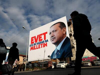 Άνοιξαν οι κάλπες για το δημοψήφισμα στην Τουρκία