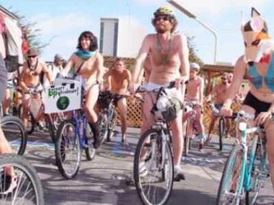 Γυμνή... ποδηλατοδρομία διοργανώνουν από...