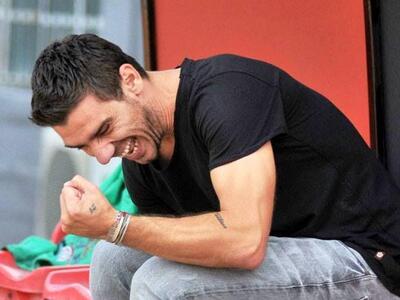 Οι πανηγυρισμοί του Κατσουράνη στο γκολ ...