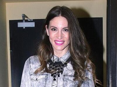 Η Αθηνά Οικονομάκου αγκαλιά με τον καλό ...