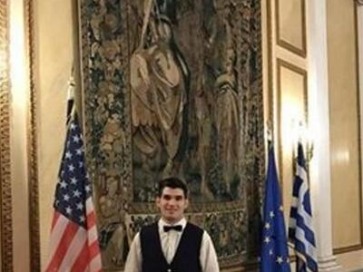 Ο Αντιρριώτης που σέρβιρε τον Ομπάμα... ΔΕΙΤΕ ΦΩΤΟ