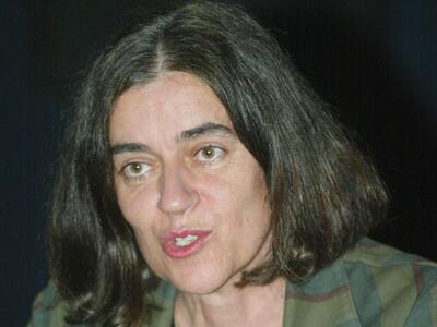 "Τα σακιά" της Ιωάννας Καρυστι...