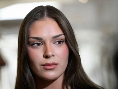  Πολιτική θύελλα μετά τη χειρονομία της ...