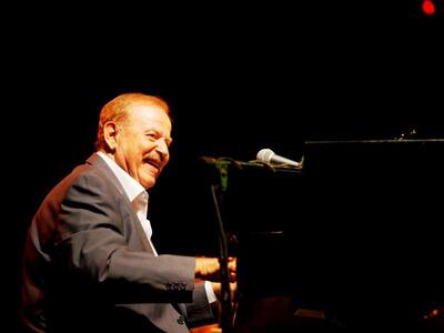 Πάτρα: Ο Γιάννης Σπανός τις ημέρες των γ...