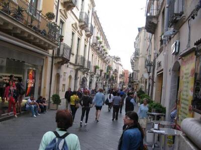 Στα στενά της Ταορμίνας (Τσατσούρη)