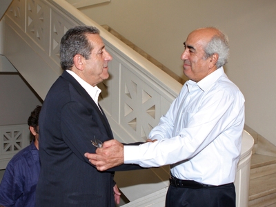 Θερμή υποδοχή για τον Φούρα στο δημαρχεί...