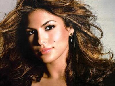 Εντυπωσιακή η Eva Mendes στο κόκκινο χαλ...