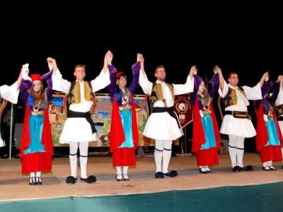 Δεν πάνε διακοπές τα χορευτικά του Παγκαλαβρυτινού