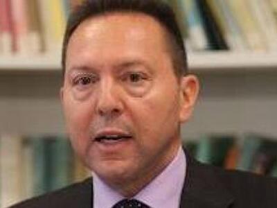 «Φύλλο και φτερό» έκανε η τρόικα τον Στουρνάρα  