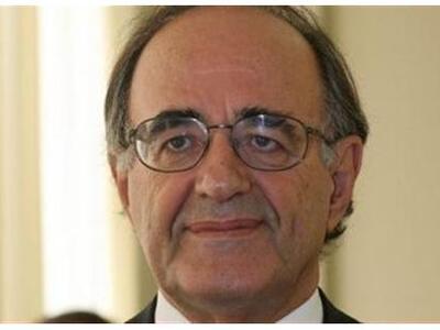  Γκαζάκια στο γραφείο του Γιώργου Σούρλα