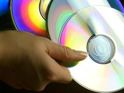 Συνεργάτης Παπακωνσταντίνου: Εγώ εκτύπωσα το cd