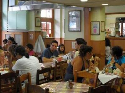 Oι Ελληνες ξοδεύουν αβέρτα σε αλκοόλ, κα...