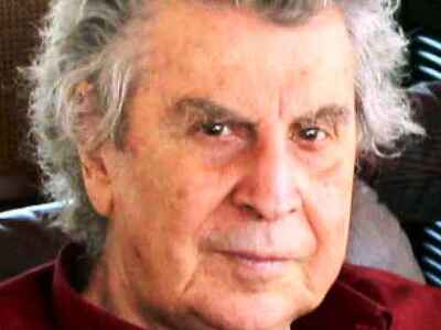 Μίκης Θεοδωράκης: Να αποχωρήσουμε από το...