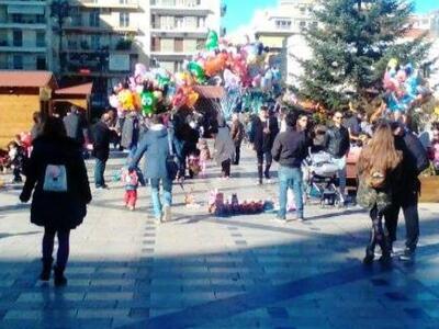 Οι Πατρινοί απόλαυσαν τον ήλιο στα καφέ ...