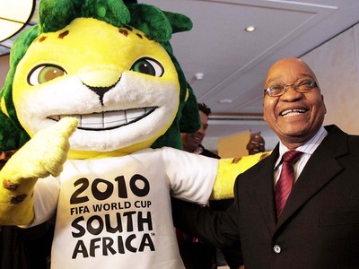 Στην ουρά οι νοτιοαφρικανοί για ένα εισι...