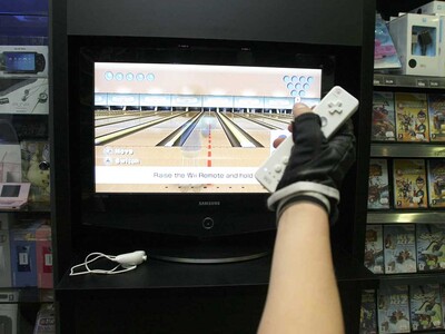 Μείωση κερδών και πωλήσεων για την κονσό...