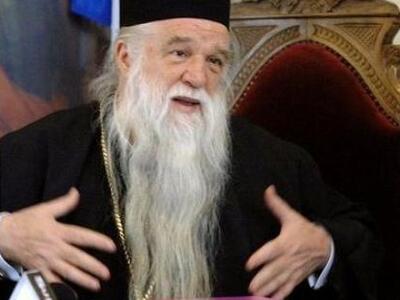 Εύσημα από τον Μιχαλολιάκο στον Μητροπολ...