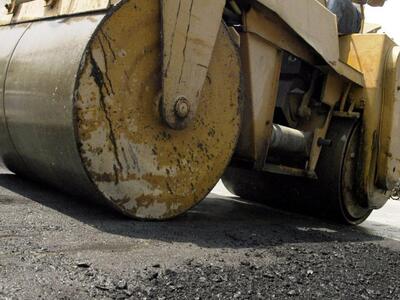 Πέφτει άσφαλτος στις συνοικίες του Νοτίο...