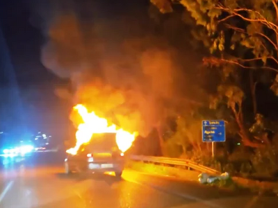 Πάτρα: Φωτιά σε εν κινήσει όχημα- Ο οδηγ...