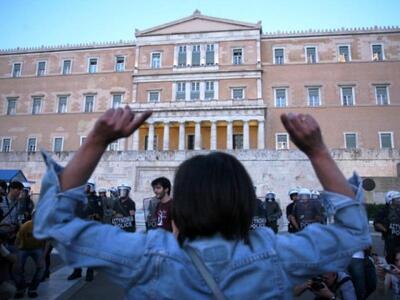 Πανικός στο διαδίκτυο απο τους Aγανακτισ...