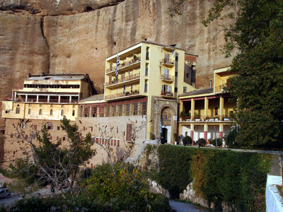 Μέγα Σπήλαιο: Αντικατάσταση του Ηγουμενο...