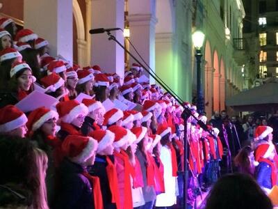 ΜΕ 150 ΜΑΘΗΤΕΣ ΚΑΙ ΑΠΟΦΟΙΤΟΥΣ ΔΟΘΗΚΕ Η Σ...