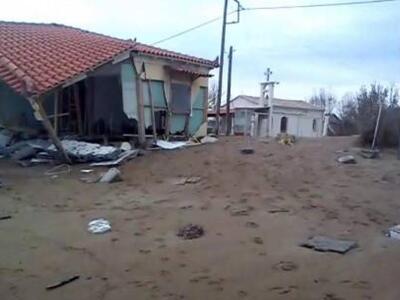 Παραλία Επιταλίου: 11 σπίτια «παρέσυρε» ...