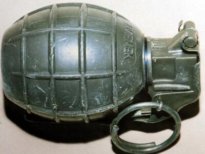 Αγρίνιο: Χειροβομβίδα...βρήκε το σκαπτικ...