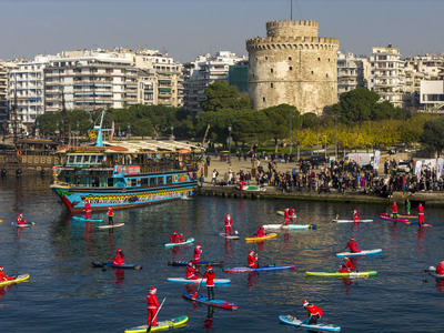 Χριστουγεννιάτικο πνεύμα… εν πλω!