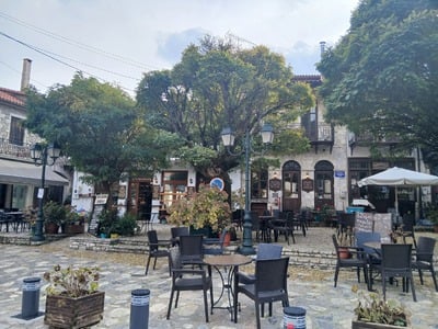 5 χωριά για τριήμερο στα χιόνια με τζάκι