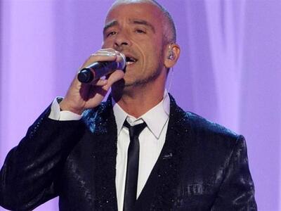 Eros Ramazzotti: Στην Μύκονο ο Ιταλός τρ...