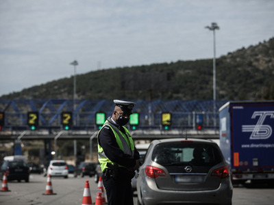 Τα μπλόκα στα διόδια και οι... ευφάνταστ...